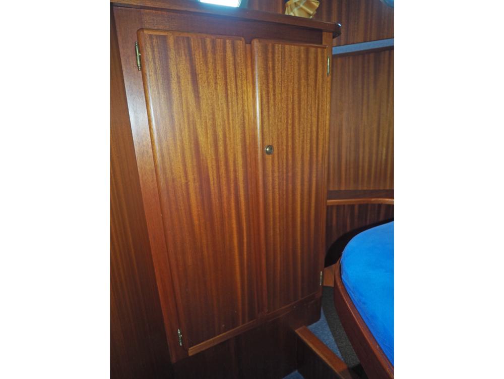 Cabin en avant, H&eacute;bergements